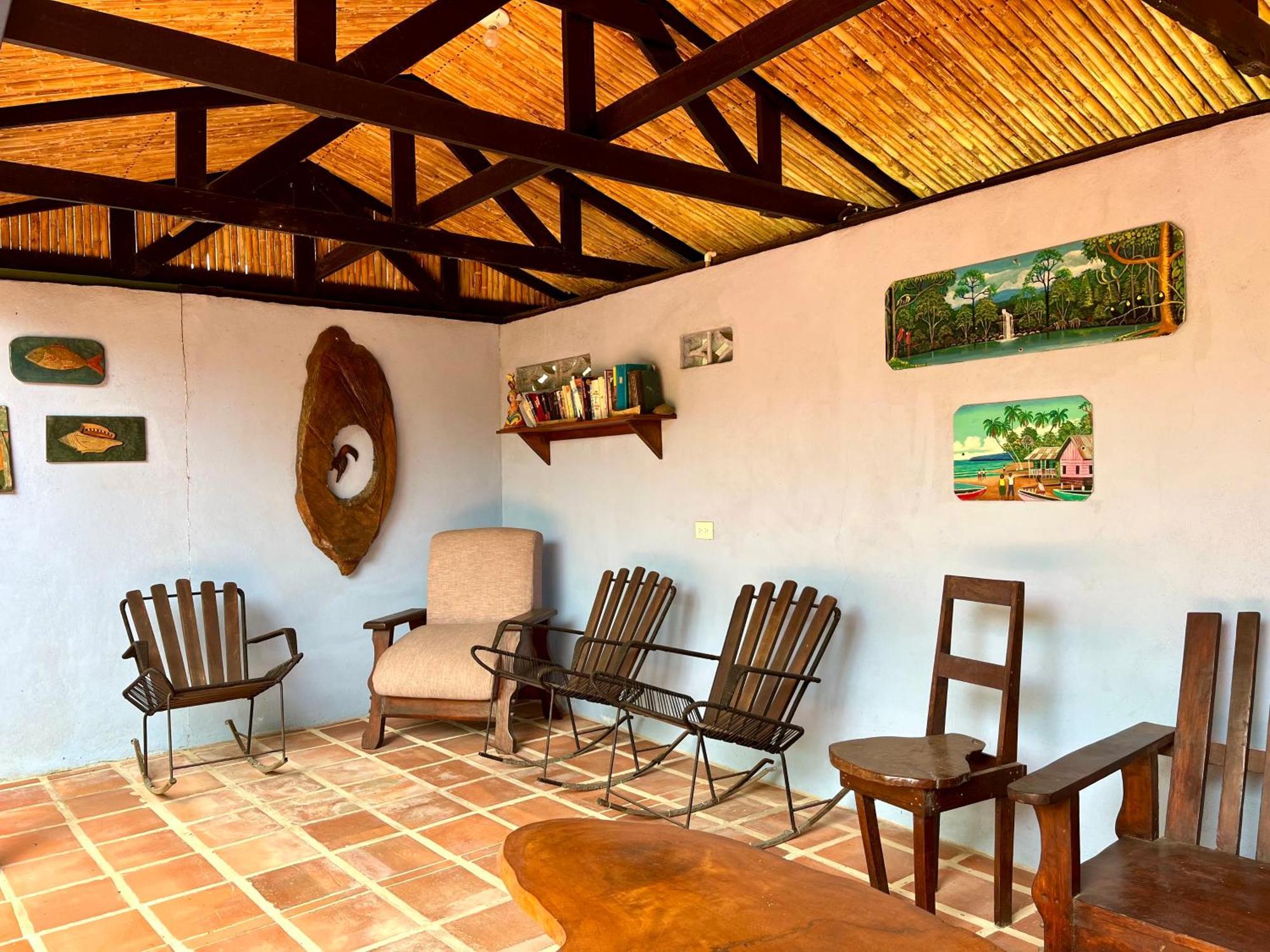 El Clan Hostel Puerto Viejo de Talamanca Exterior photo